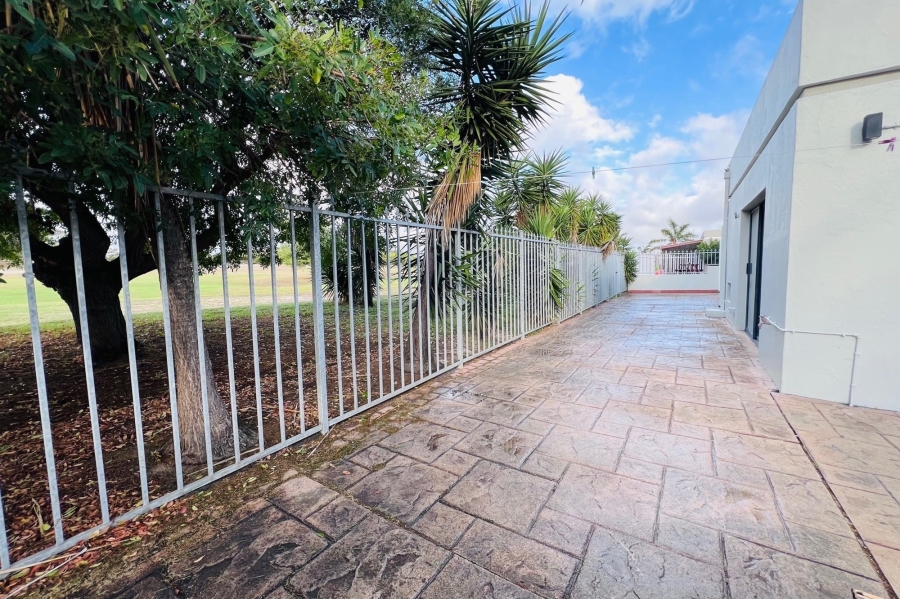 To Let 4 Bedroom Property for Rent in Parow Golf Course Western Cape